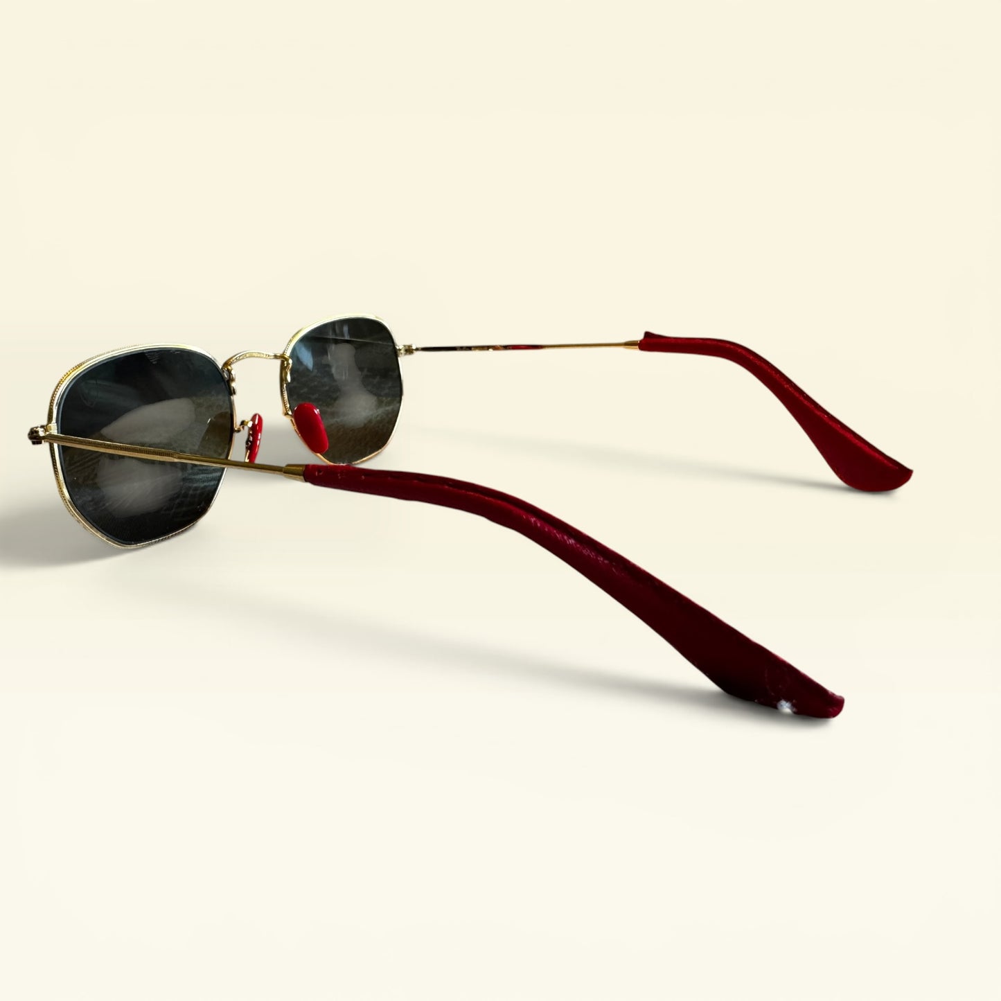 Ray-Ban RB3548 Scuderia Ferrari Round Sunglasses Gold Frame Red Arms Rare